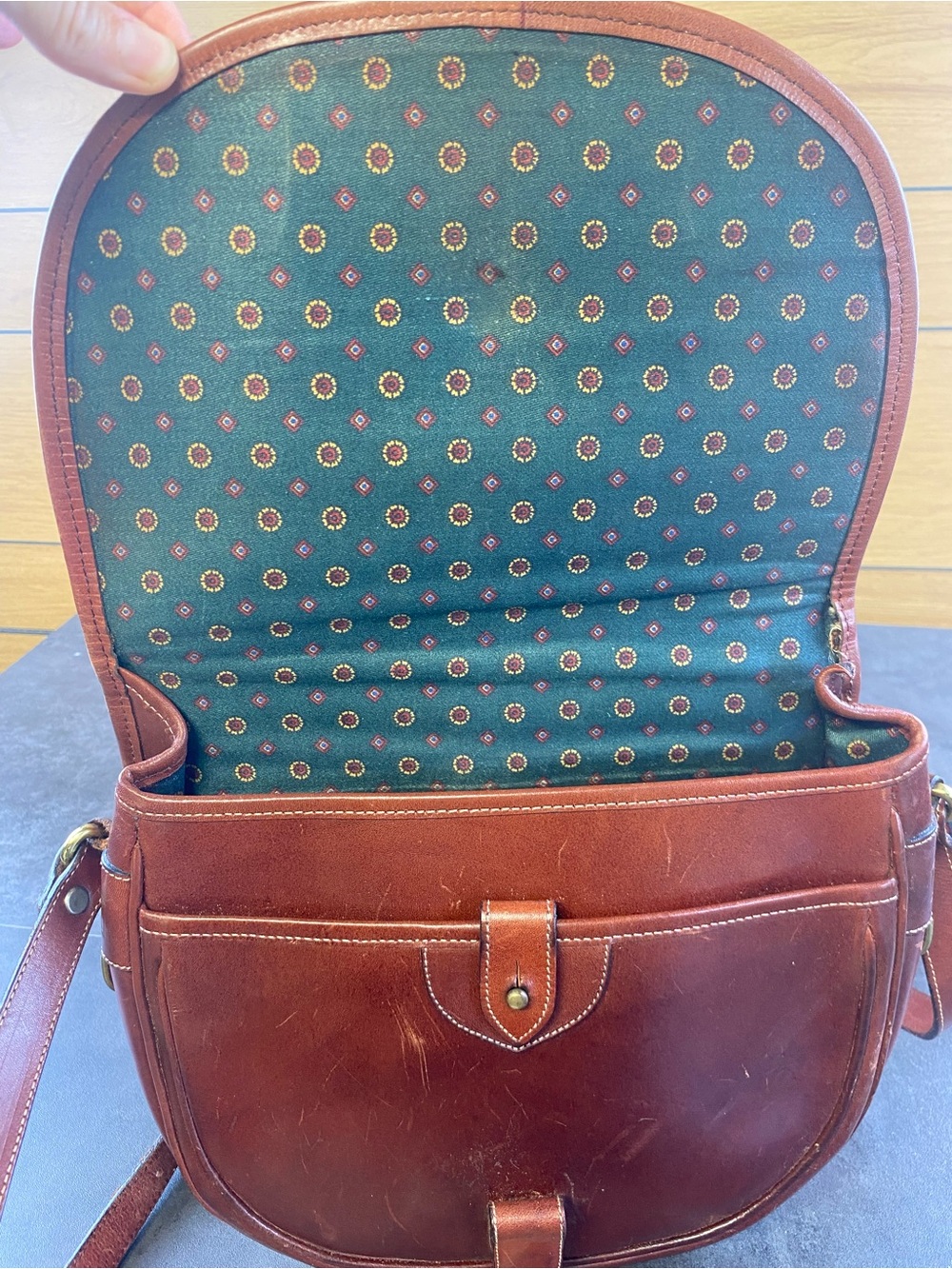 Arlington Greene Saddlery Brown worn Leather Saddle Crossbody Bag - Picture 8 of 11